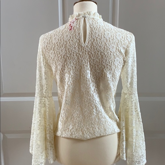 Chelsea & Violet Lace Top - Picture 3 of 5